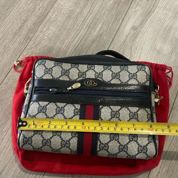 Authentic Gucci Purse *generic insert inside* - Picture 11 of 12